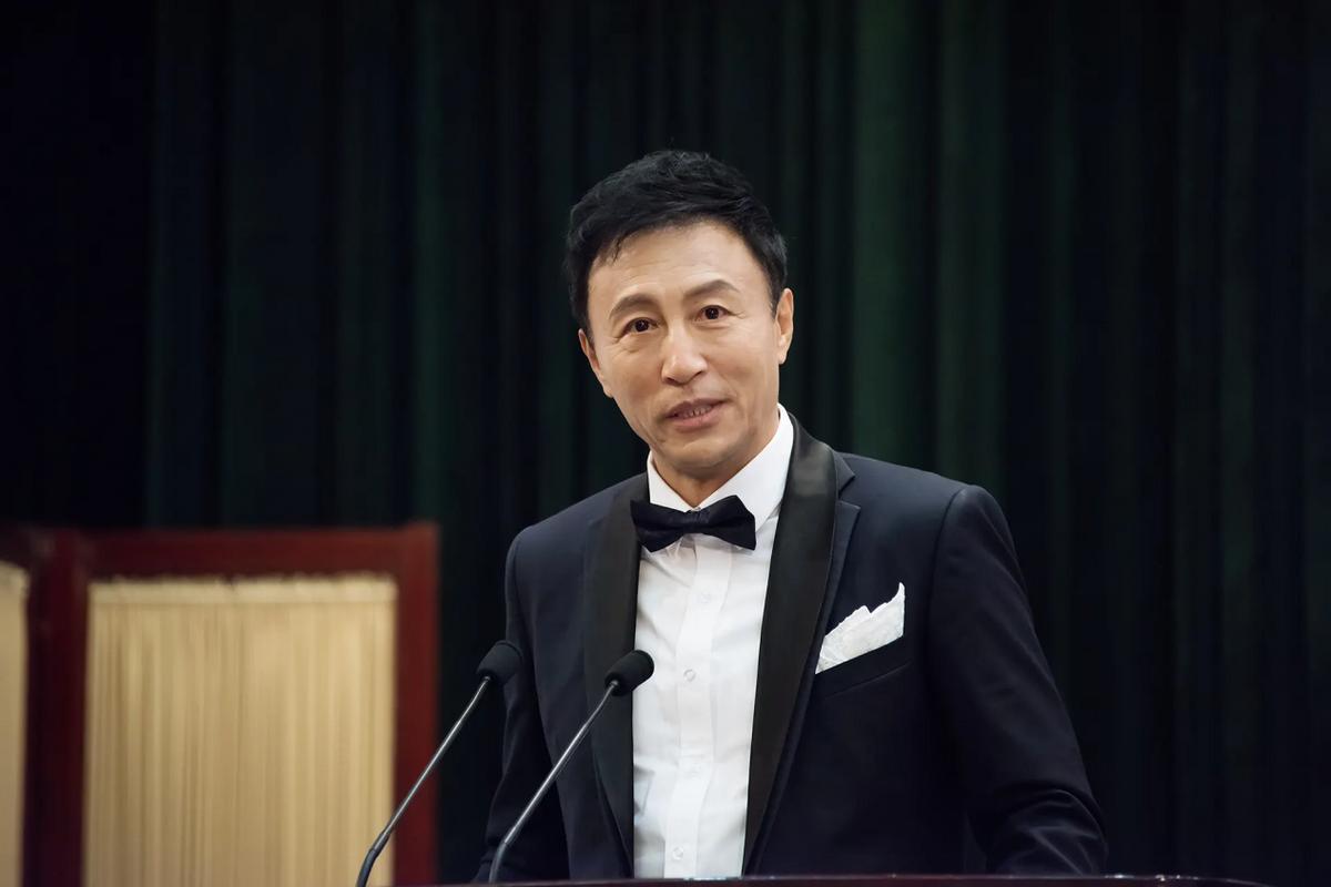 胡歌美国生活最新动态，揭秘他的近况与日常